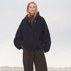 ISO!!! 100% Wool Knit Sweater navy blue 2142/189